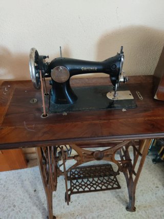 Mesa Máquina de Coser Antigua
