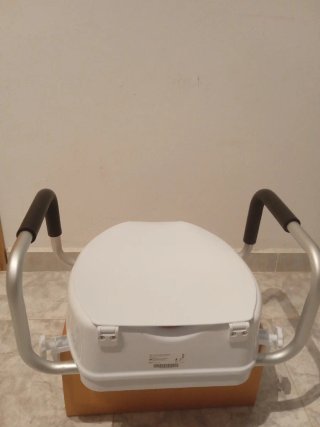 Elevador WC con Reposabrazos y Tapa