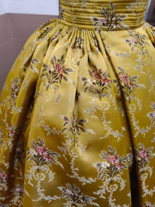 Traje de Fallera