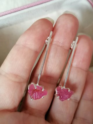 Pendientes Plata Ley Rubí Tallo Largo