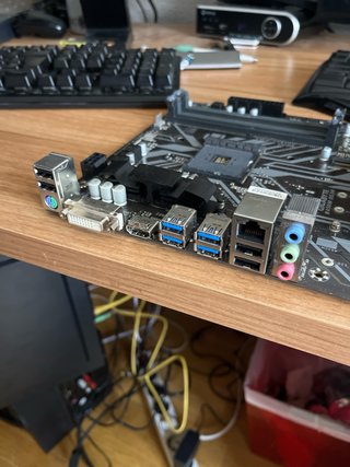 Placa Base Gigabyte B450M DS3H