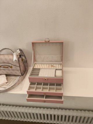Portagioie grande rosa con 2 cassetti