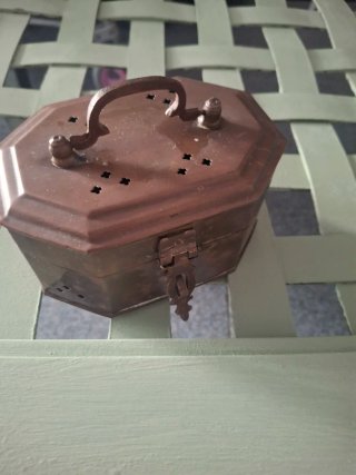 Cajita joyero metal bronce antiguo