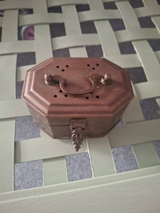 Cajita joyero metal bronce antiguo