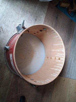 Timbal de batería rojo
