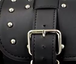 Bolsa Moto Custom Cuero Negra Tachuelas