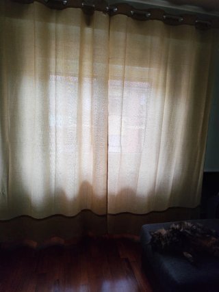 Cortinas de tela beige transparentes