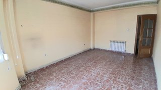 PISO  4 HABITACIONES EN YECLA