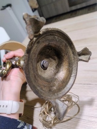 Lampada vintage con angelo dorato