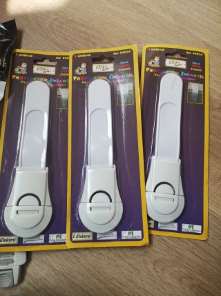 Protecciones Infantiles para Armarios y Cajones