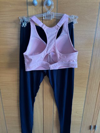 Conjunto deportivo talla S con sujetador y legging