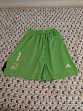 Pantalón corto Adidas verde