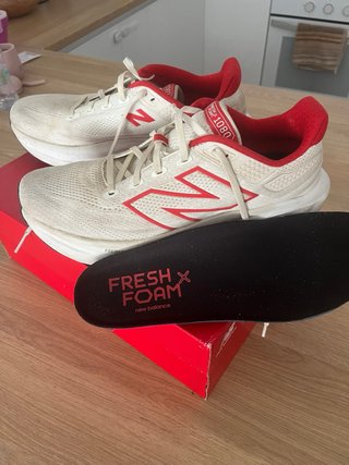Zapatillas New Balance 1080 V13 Rojas y Blancas