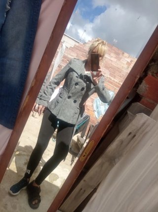 Trenca chica gris y negra Talla L