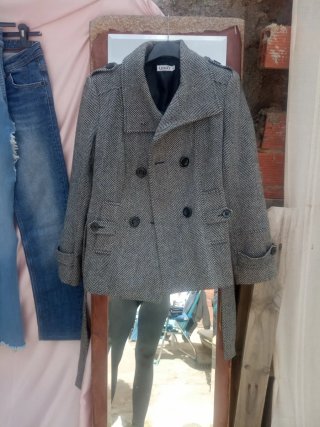 Trenca chica gris y negra Talla L