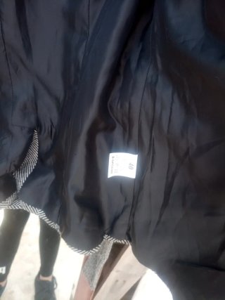 Trenca chica gris y negra Talla L