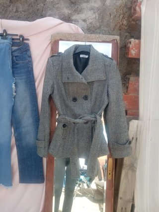 Trenca chica gris y negra Talla L