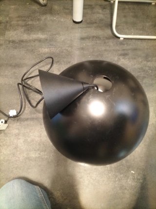 Lámpara de techo Ikea negra sin usar