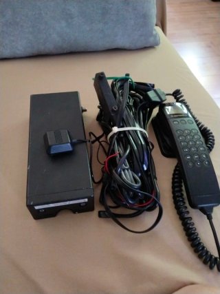 Teléfono fijo de coche antiguo