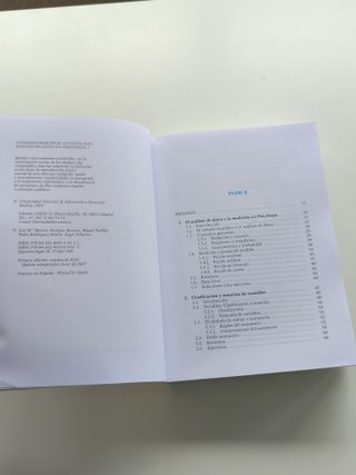 ANALISIS DE DATOS EN PSICOLOGIA I UNED CON CD