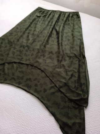 Falda Rowie verde con estampado de mariposas