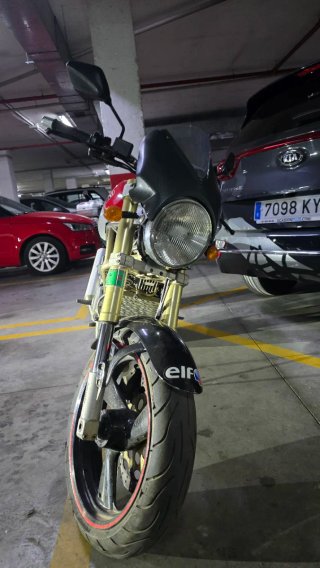 Ducati Monster 750 Naked Clásica
