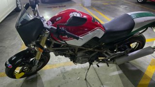 Ducati Monster 750 Naked Clásica