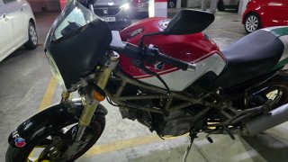 Ducati Monster 750 Naked Clásica