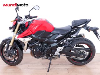 SUZUKI GSR 750