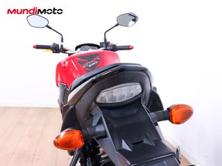 SUZUKI GSR 750