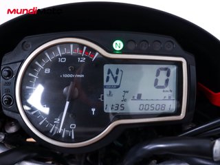 SUZUKI GSR 750