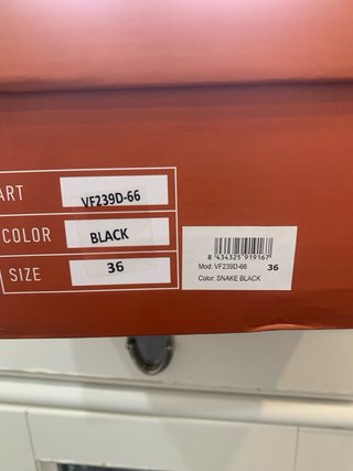 Sandalias EXE negras y multicolor nuevas
