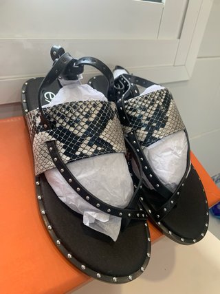 Sandalias EXE negras y multicolor nuevas