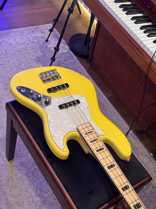 Bajo Jazz Bass