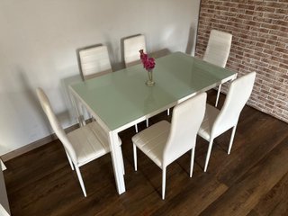Mesa comedor cristal + 6 sillas acolchadas