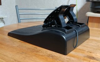 Volante Logitech + Pedales – F.A