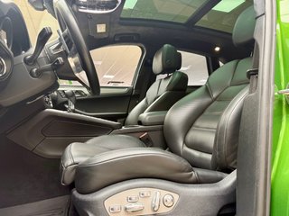 Porsche Macan Turbo 2021