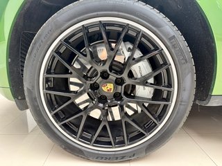 Porsche Macan Turbo 2021