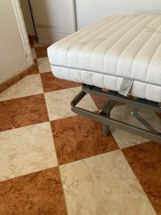 Cama articulada eléctrica. Incluye colchón propio