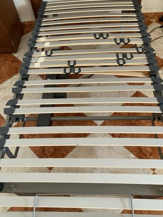 Cama articulada eléctrica. Incluye colchón propio