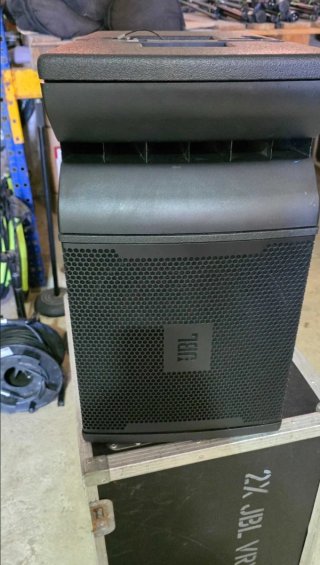 Line Array JBL VRX 932