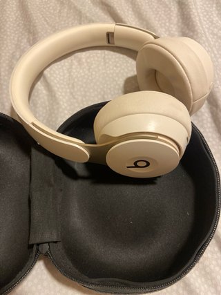Beats Solo Pro Auriculares Diadema