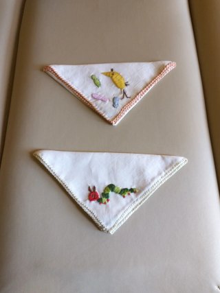 2 Pañuelos Bordados a Mano sin estrenar