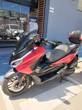 Honda Forza 125 Burdeos