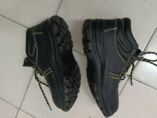 Botas de seguridad FORLI negras y amarillas