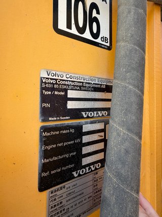 Pala cargadora Volvo L120F