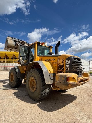 Pala cargadora Volvo L120F