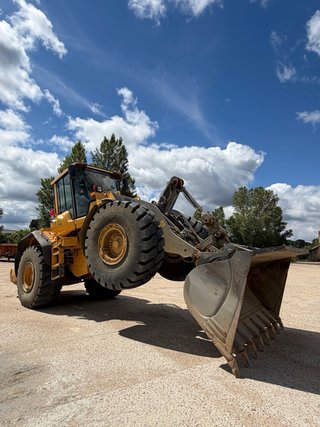 Pala cargadora Volvo L120F