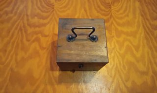 Antiguo aparato electroterapia 1900