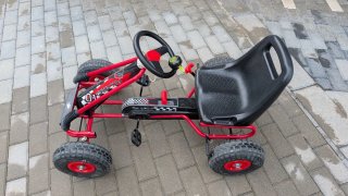 Coche de pedales infantil